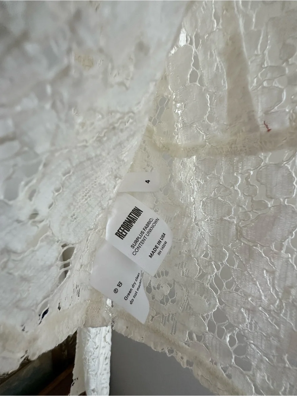 White Lace V-Neck Long Sleeve Top